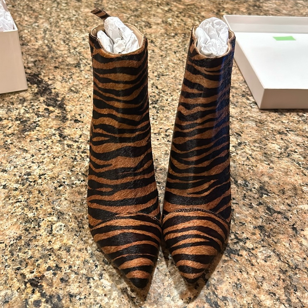 Beautiful authentic zebra pony hair boots, brand new size 7 1/2